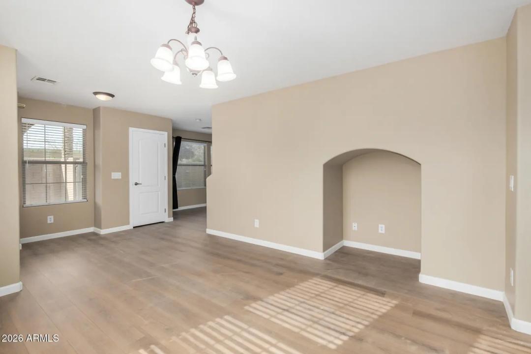 Real Estate Picture 7