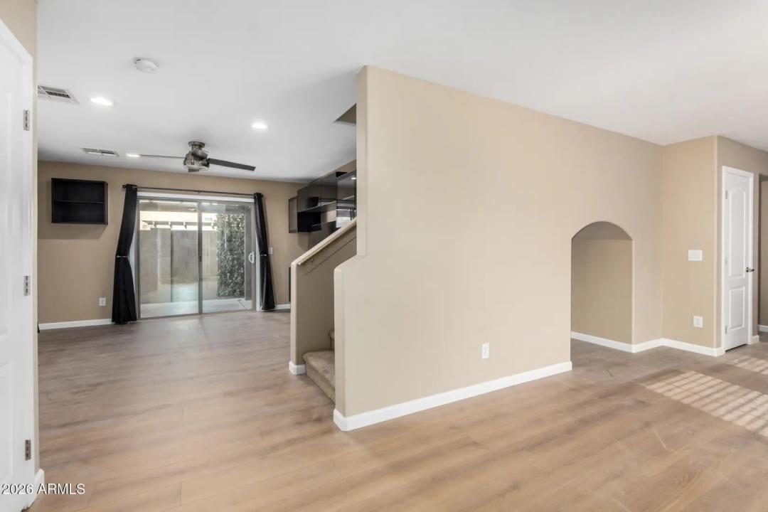 Real Estate Picture 8