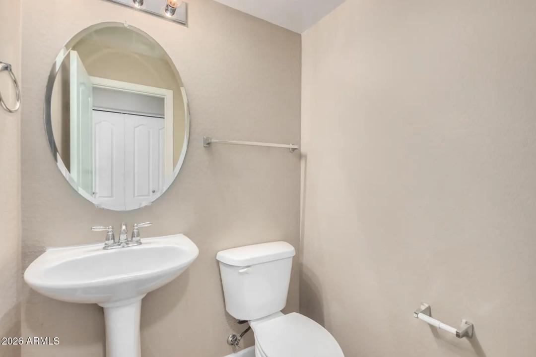 Real Estate Picture 11