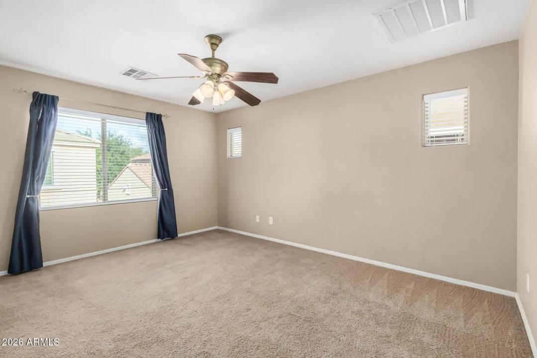 Real Estate Picture 12