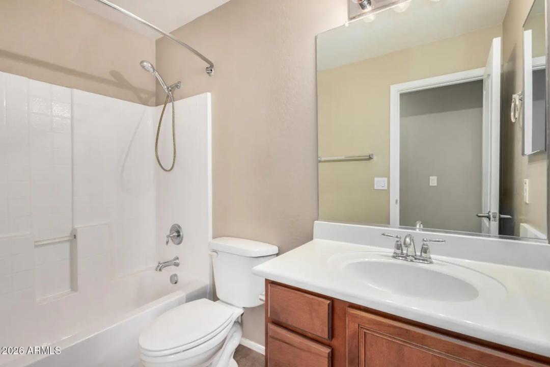 Real Estate Picture 17