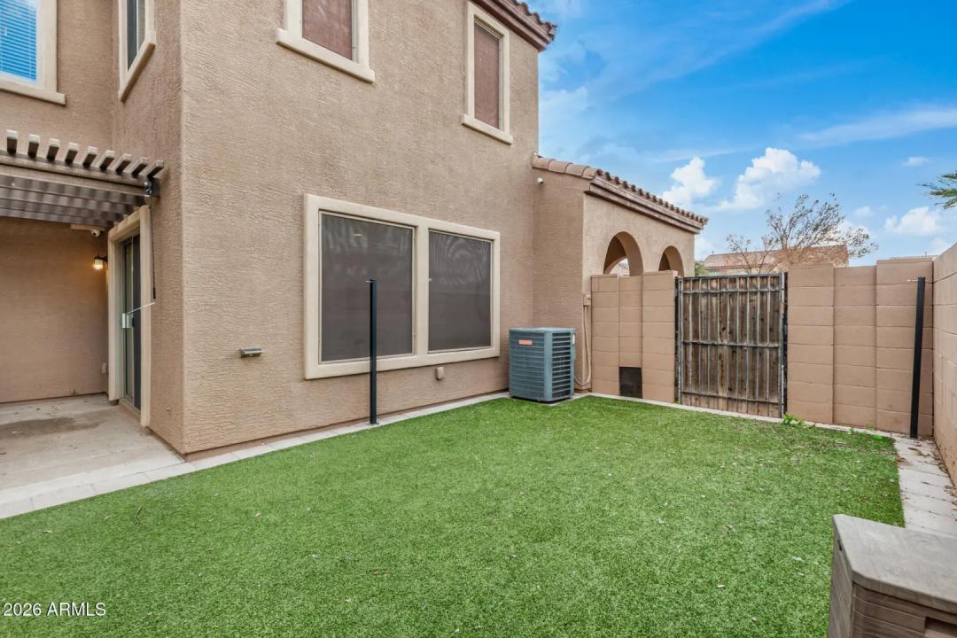 Real Estate Picture 22