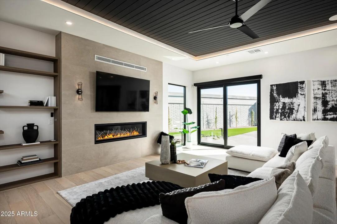 Real Estate Picture 5