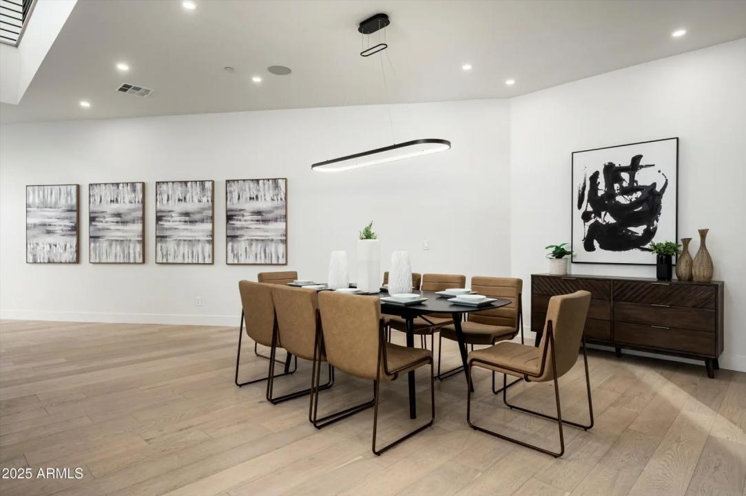 Real Estate Picture 11