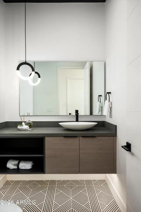 Real Estate Picture 12