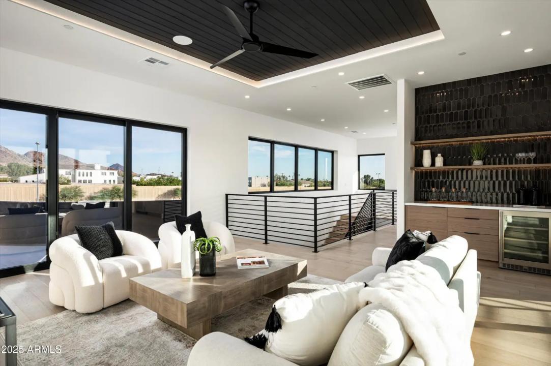 Real Estate Picture 23