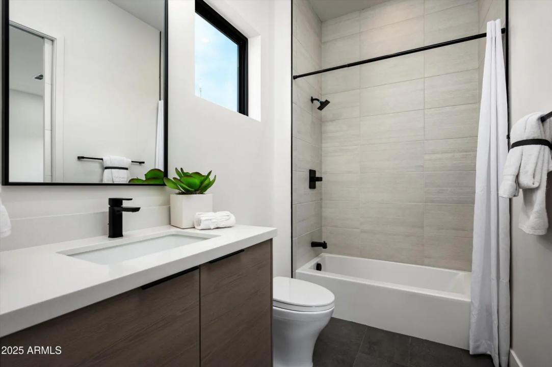 Real Estate Picture 26