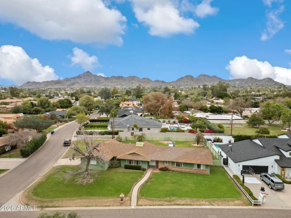 Real Estate Picture 1