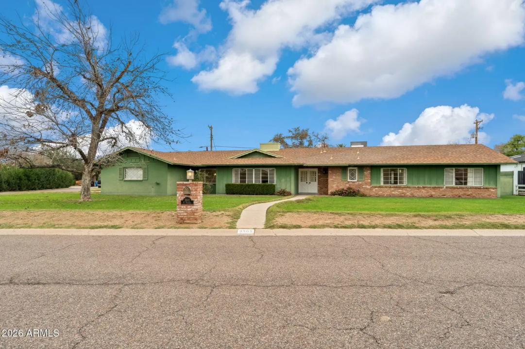 Real Estate Picture 3