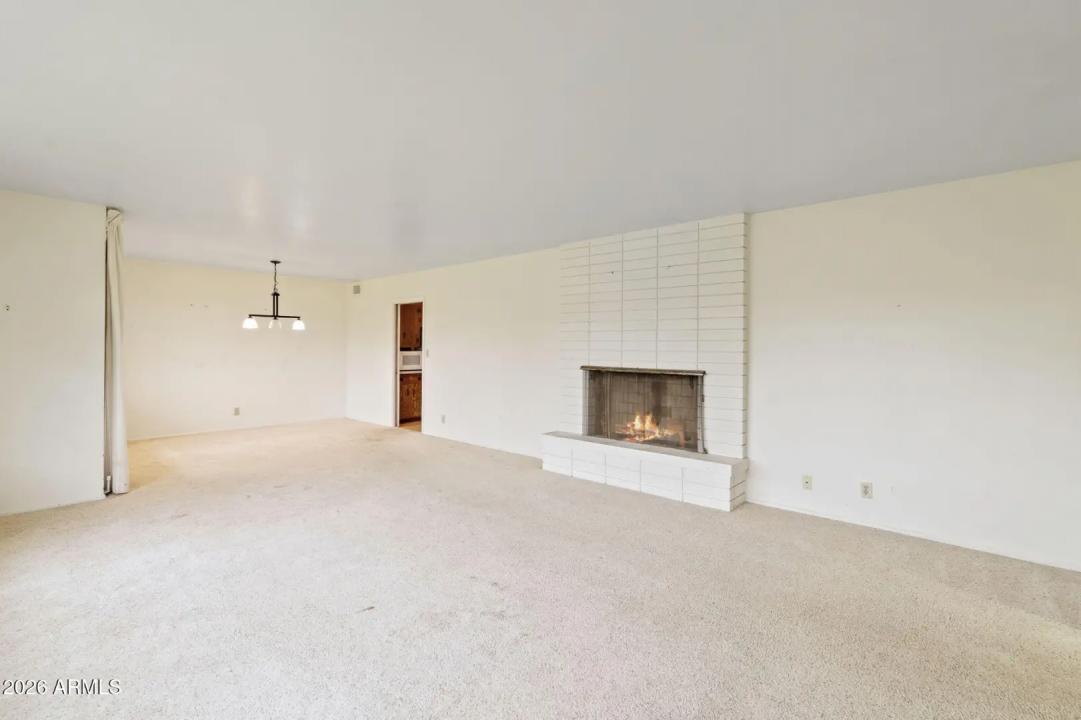 Real Estate Picture 7