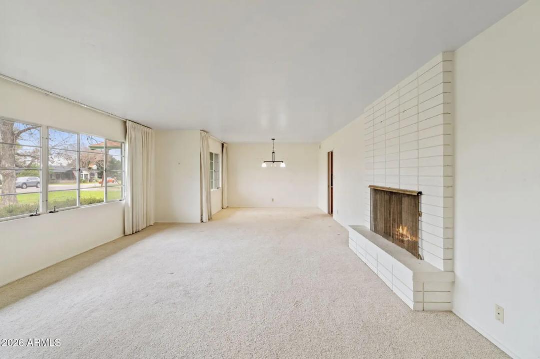 Real Estate Picture 8