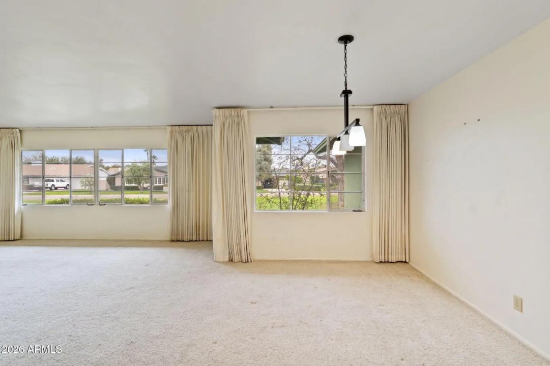 Real Estate Picture 9