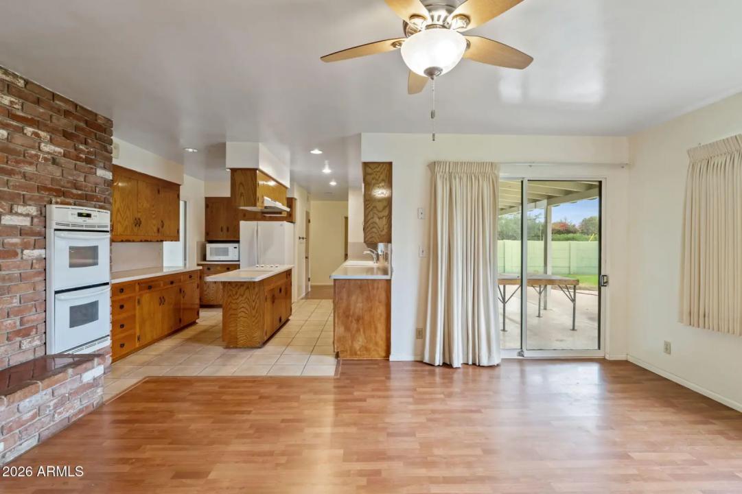 Real Estate Picture 10