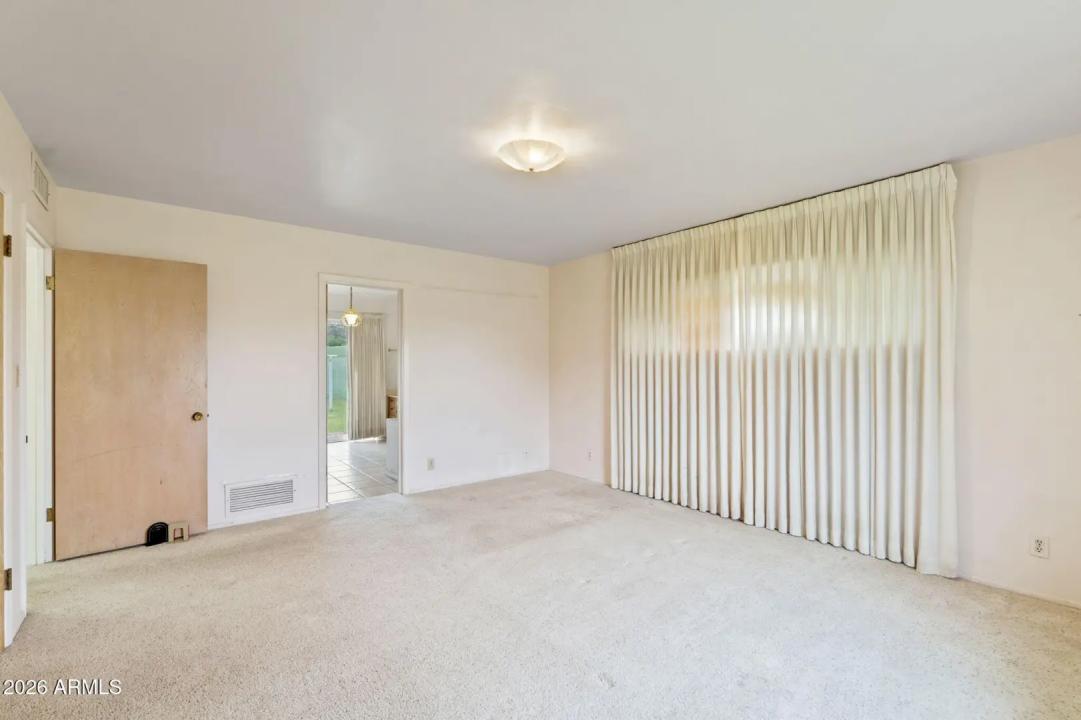 Real Estate Picture 16