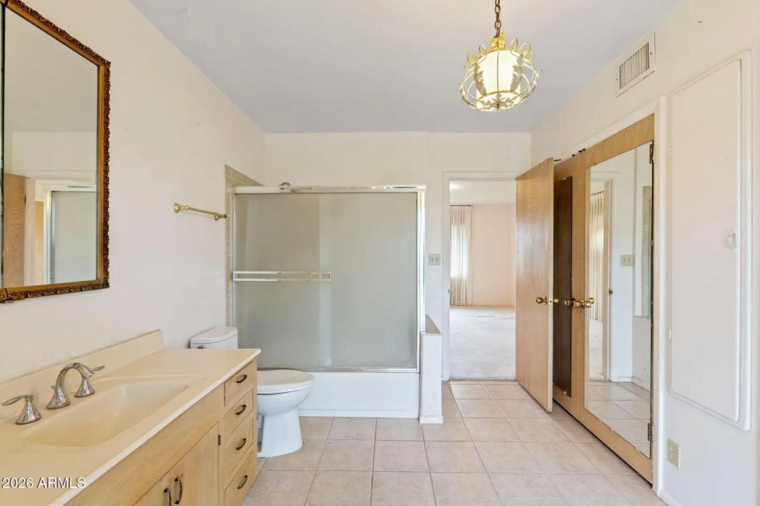 Real Estate Picture 18