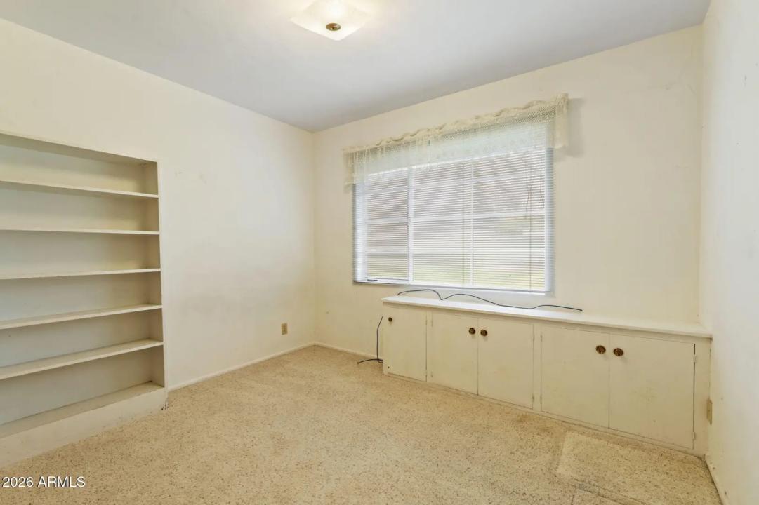 Real Estate Picture 22