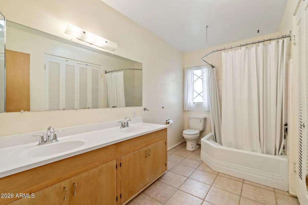 Real Estate Picture 23