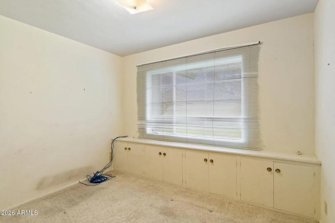 Real Estate Picture 24