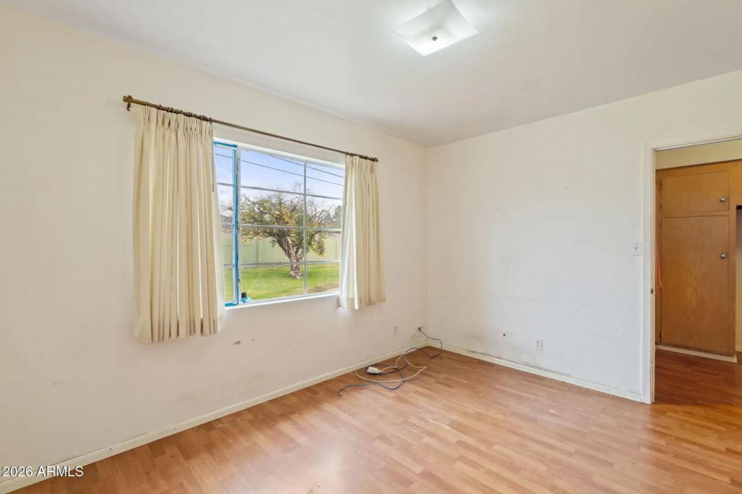 Real Estate Picture 28