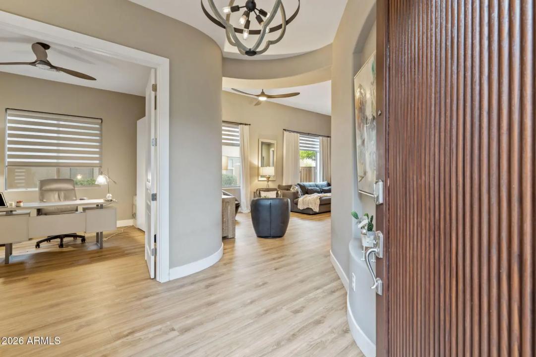 Real Estate Picture 4