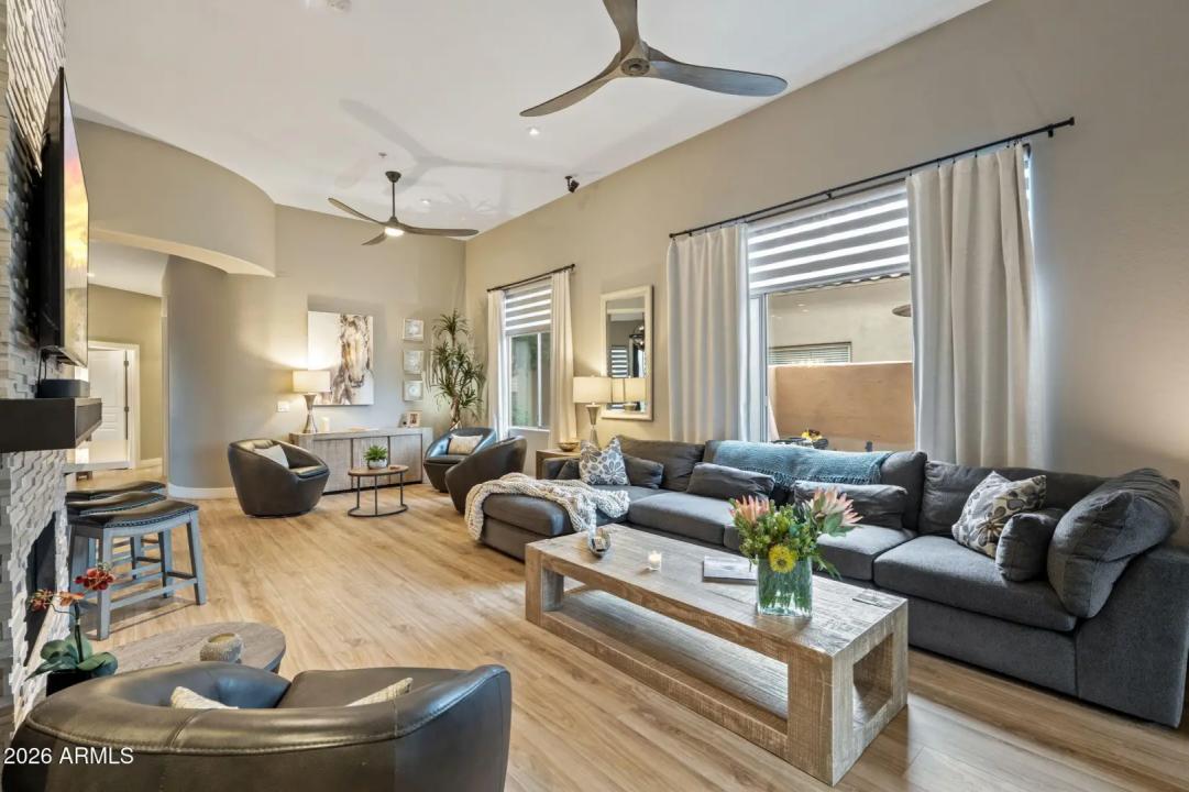 Real Estate Picture 10