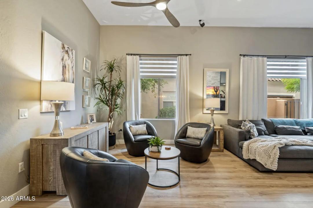 Real Estate Picture 12