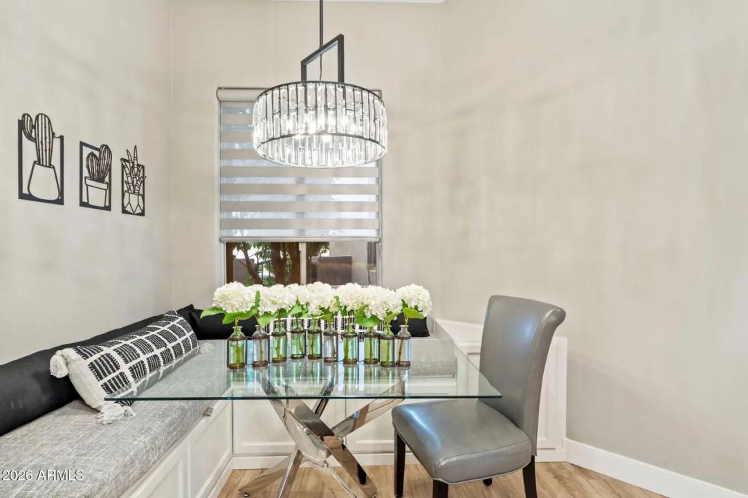 Real Estate Picture 14