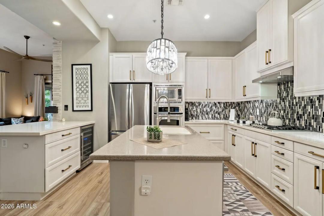 Real Estate Picture 15