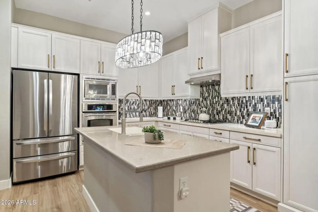 Real Estate Picture 16