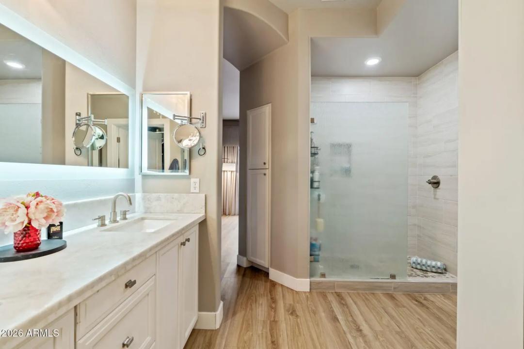 Real Estate Picture 23