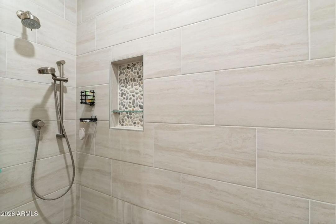 Real Estate Picture 24