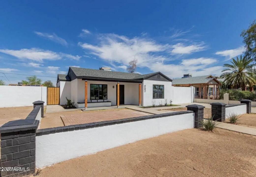 Real Estate Picture 7