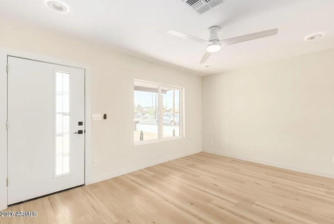 Real Estate Picture 10