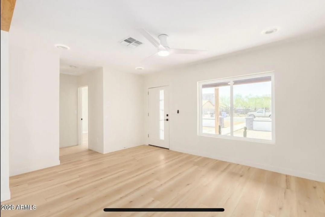 Real Estate Picture 11