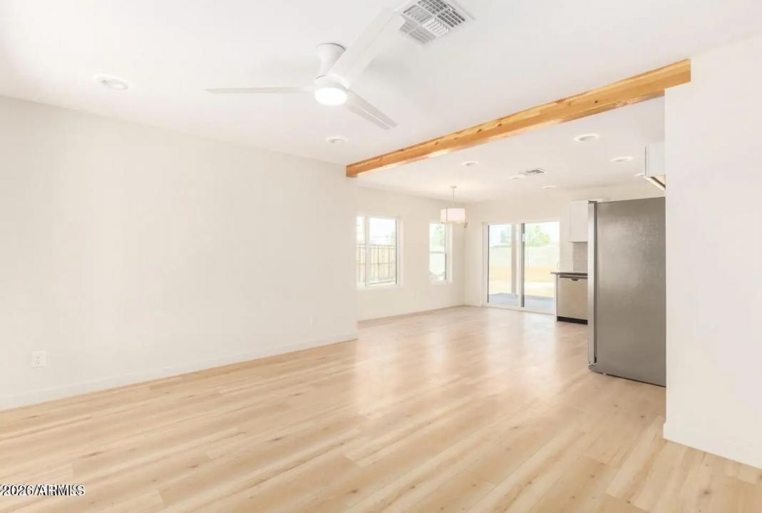 Real Estate Picture 12