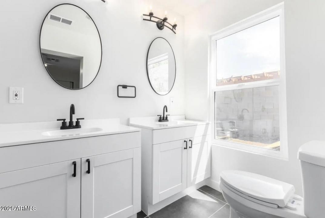 Real Estate Picture 25