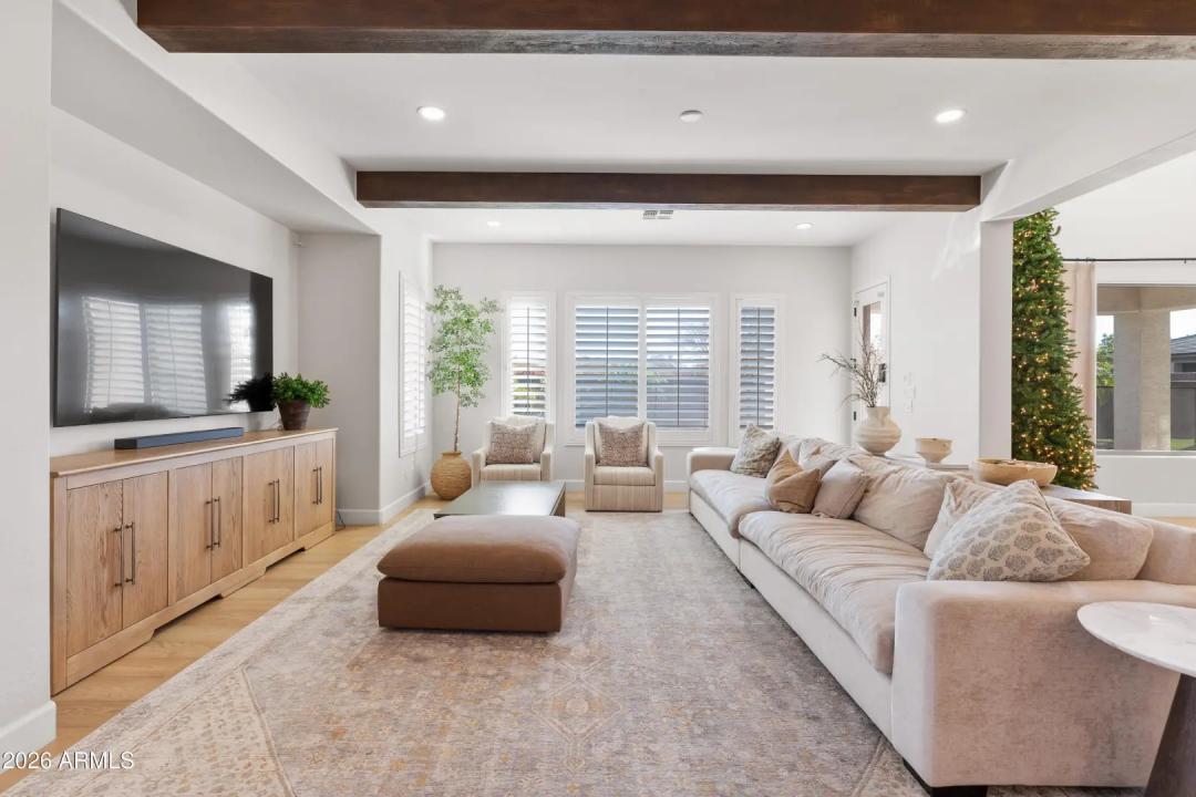 Real Estate Picture 10