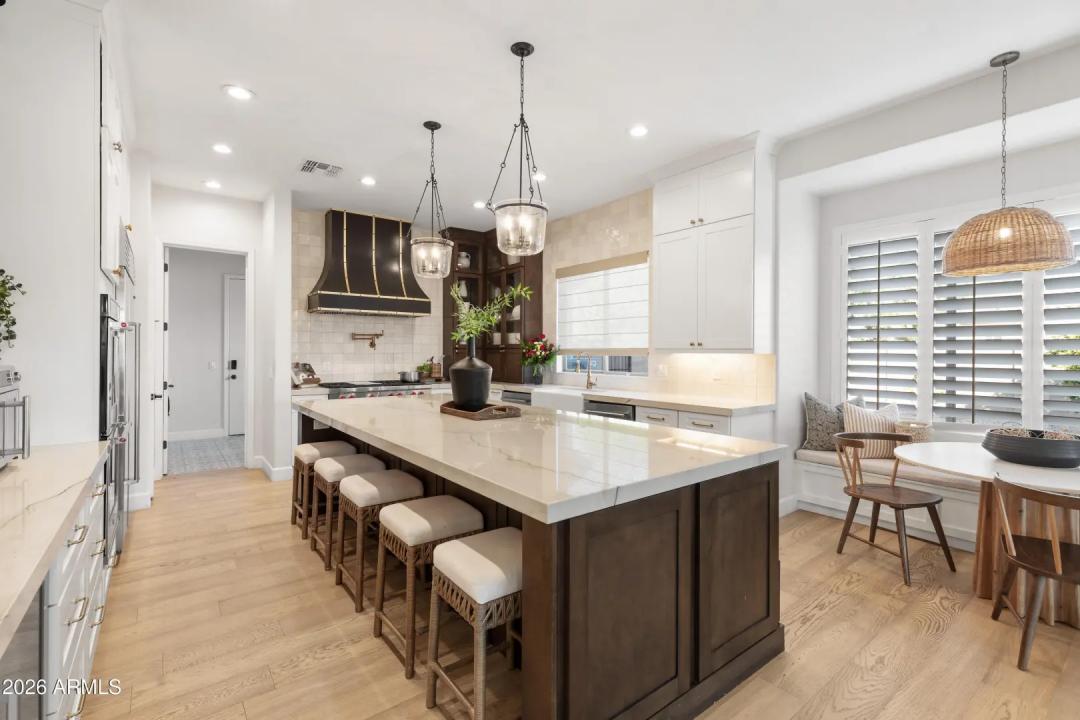 Real Estate Picture 6