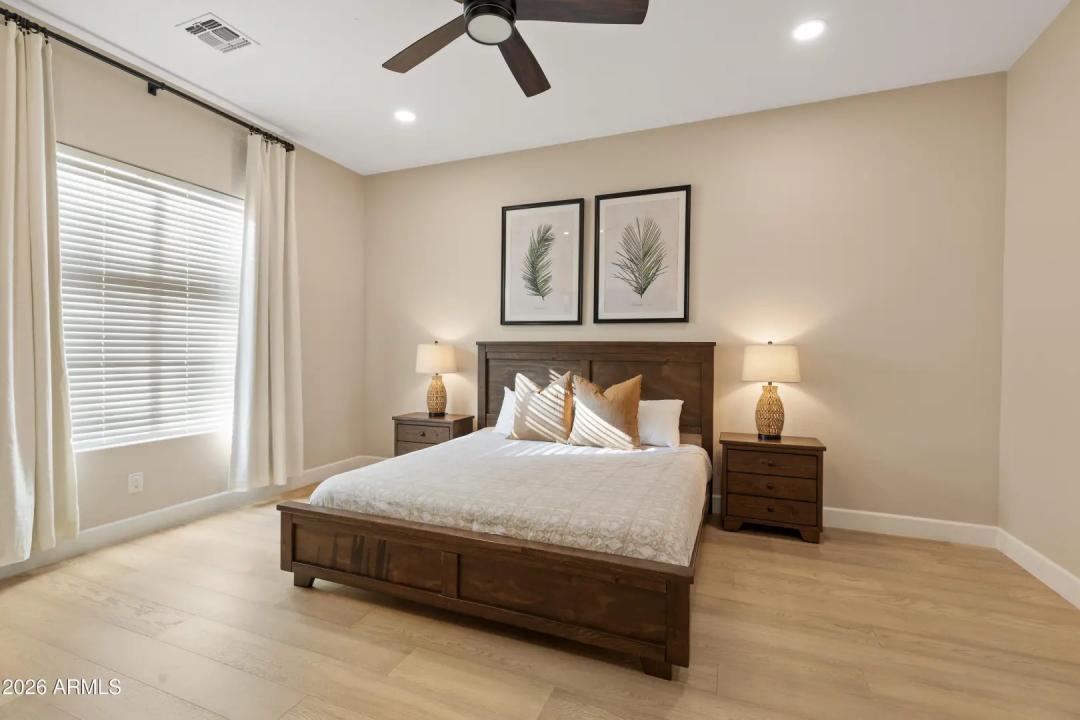 Real Estate Picture 23