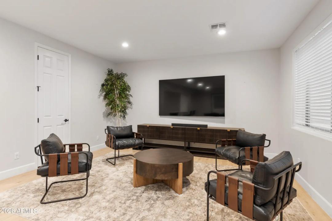 Real Estate Picture 34