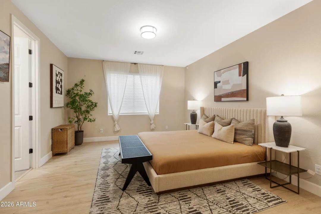 Real Estate Picture 36