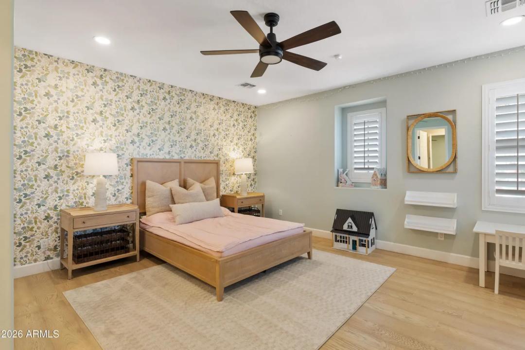 Real Estate Picture 25