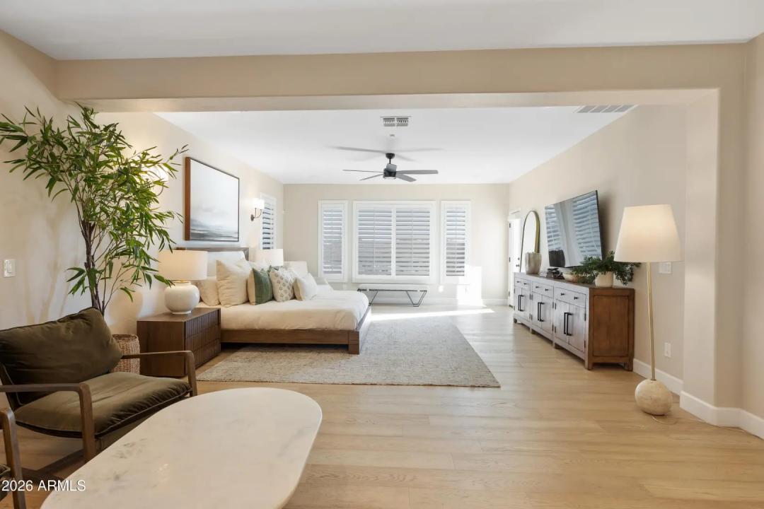 Real Estate Picture 18