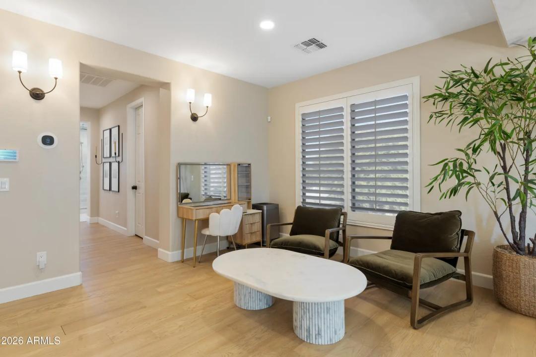 Real Estate Picture 19