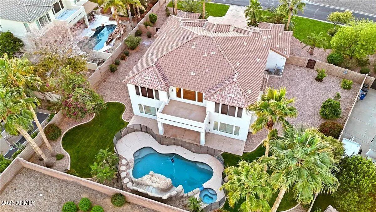 Real Estate Picture 50