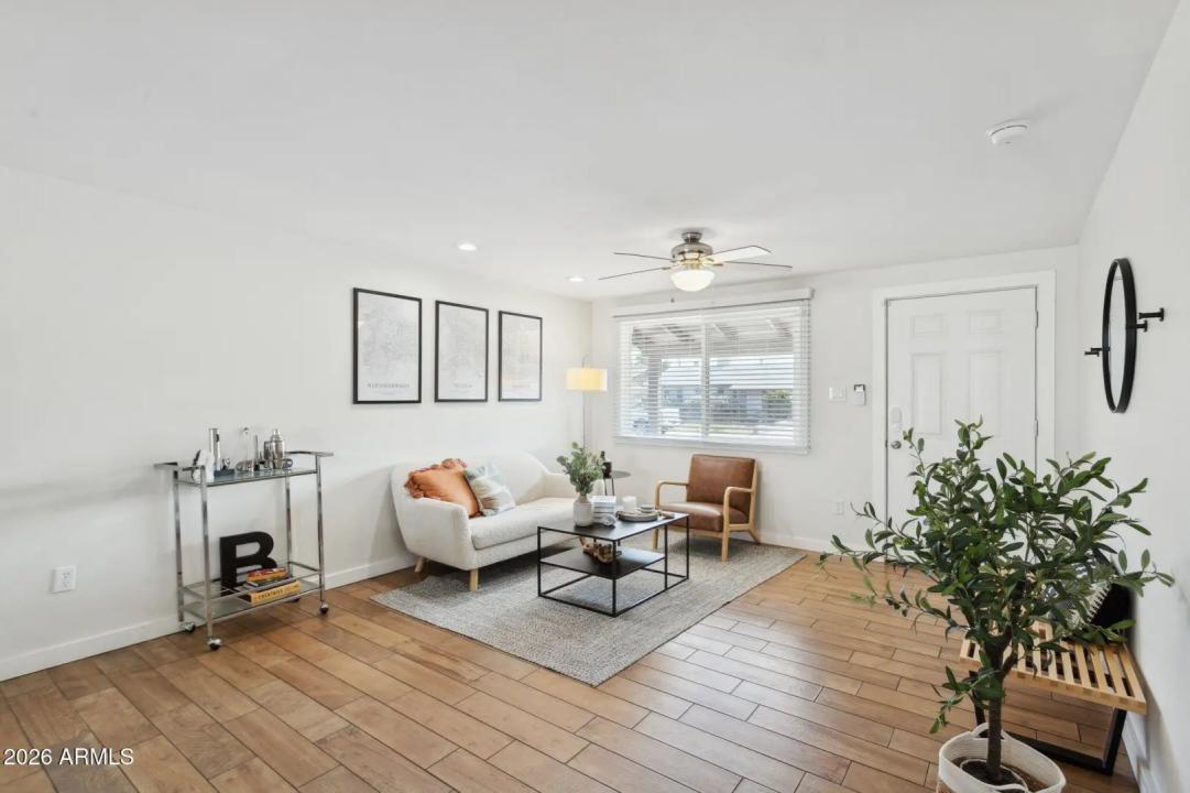 Real Estate Picture 6