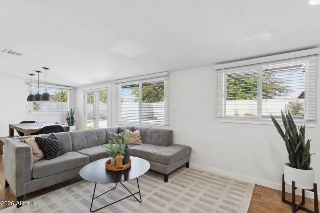 Real Estate Picture 7