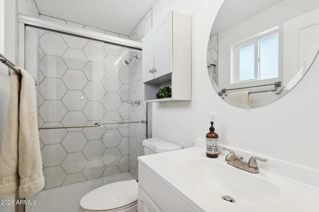 Real Estate Picture 14