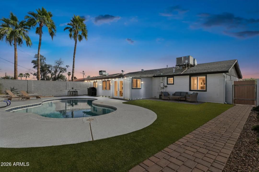 Real Estate Picture 22