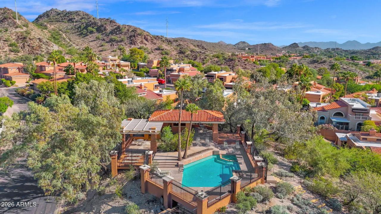 Real Estate Picture 30